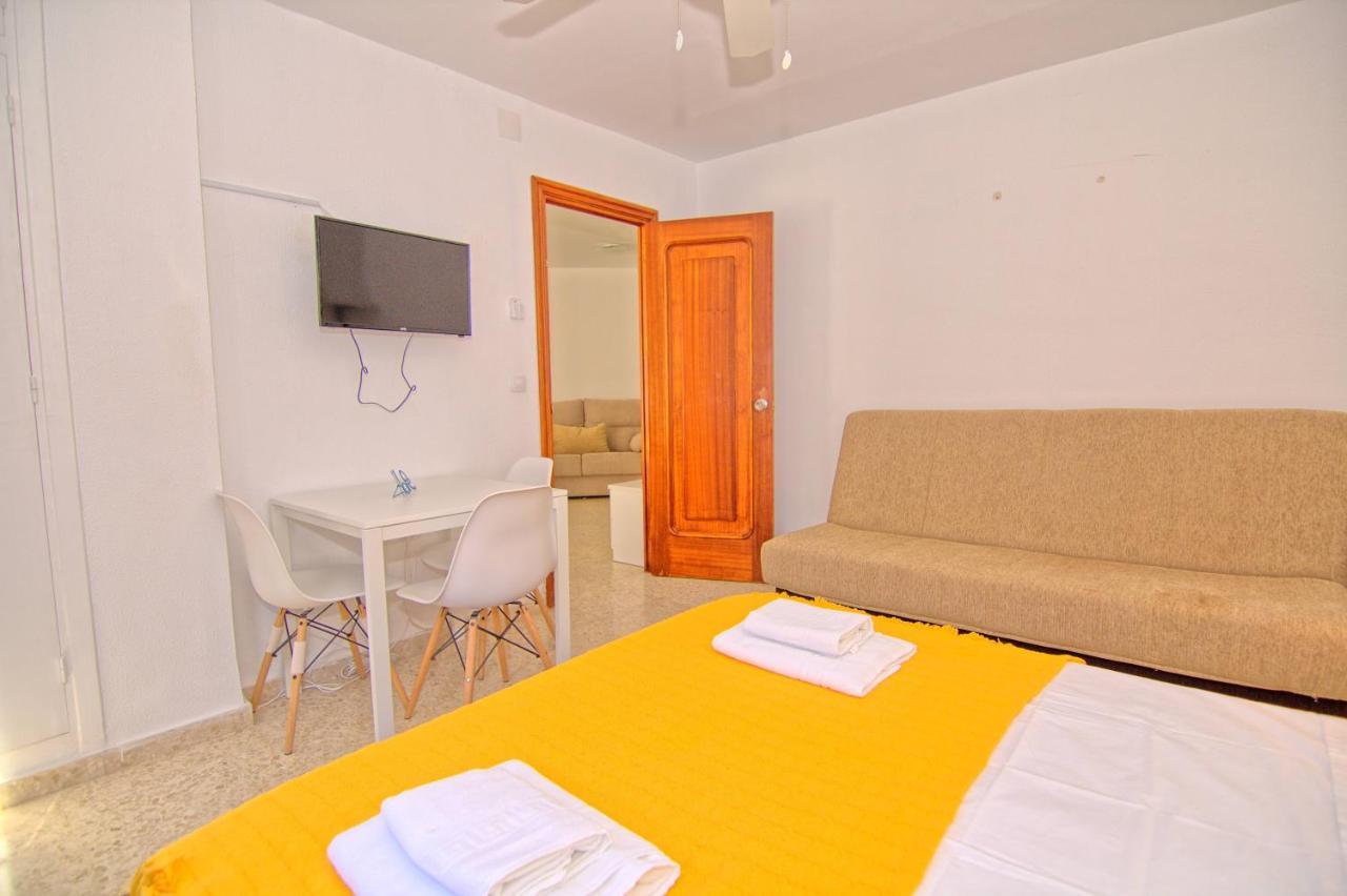 Low Cost Rooms Malaga River エクステリア 写真
