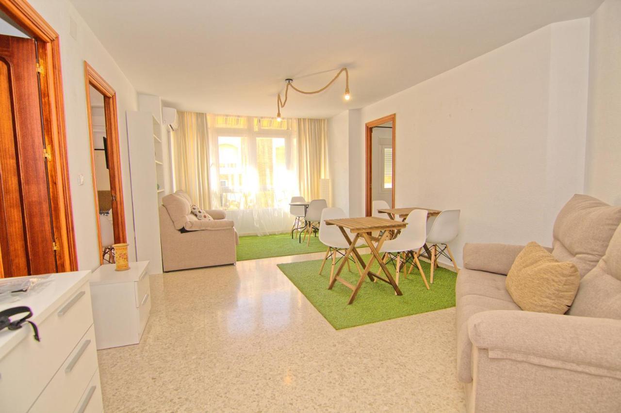 Low Cost Rooms Malaga River エクステリア 写真