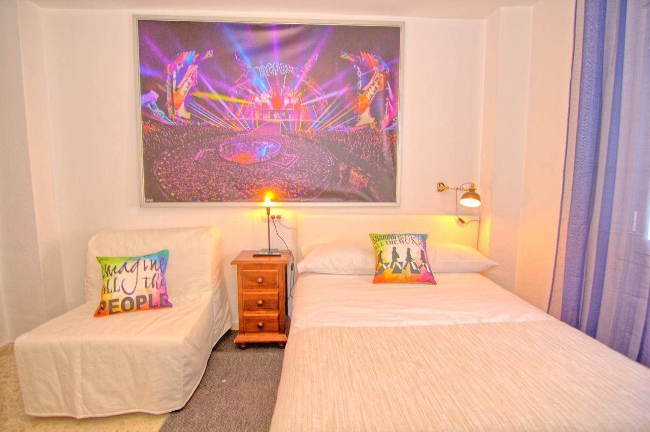 Low Cost Rooms Malaga River エクステリア 写真