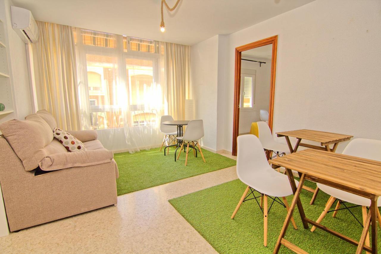 Low Cost Rooms Malaga River エクステリア 写真